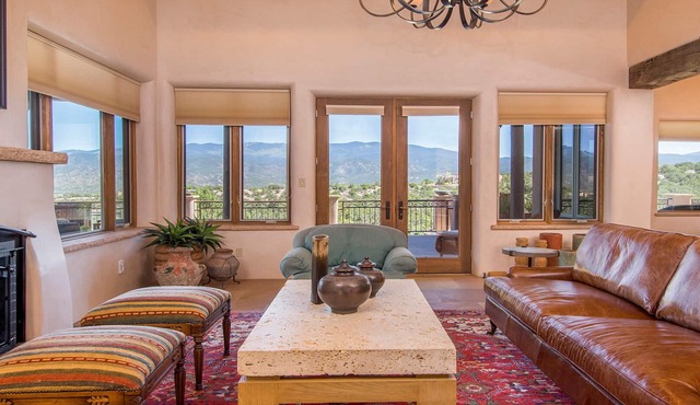 Elegant 3 bedroom property with stunning views!
