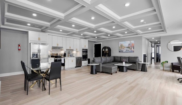 Elegant 5BR Condo+ Florida Ave | Room for Everyone