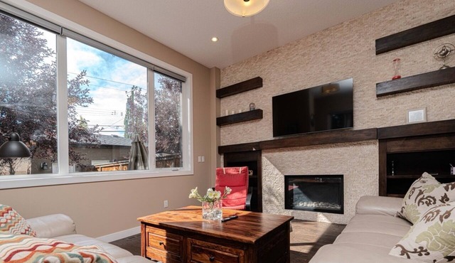 Elegant home Near UofC | 2King+2Queen