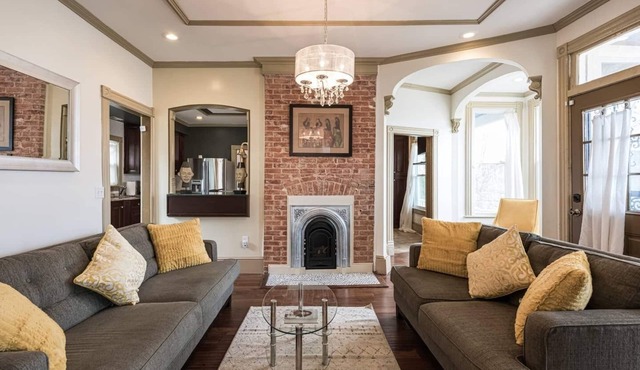 Elegant, King Bed, Privacy, Free Parking