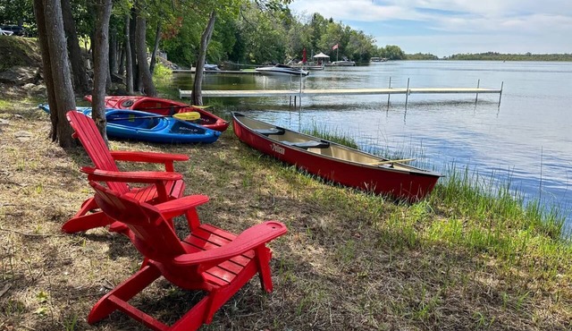 Enchanting Waterfront Escape, 3+1 bedrooms,3 Baths