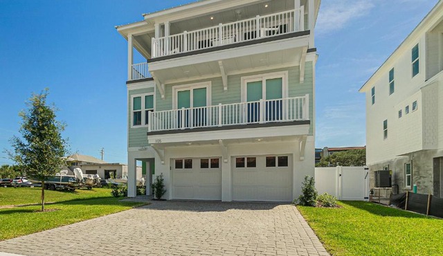 Endless Summer Oasis- Luxury 5br, heated pool, elevator, steps to ocean!
