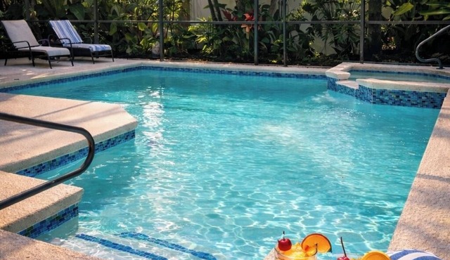 Endless Summer Villa, Spacious 4 bedroom pool home w/spa and tropical garden and themed kids rooms