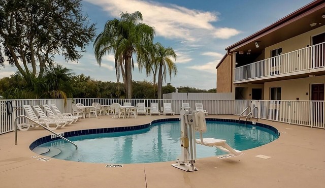 Enjoy a Hassle-Free and Suiting Stay! Near Manatee County Agricultural Museum
