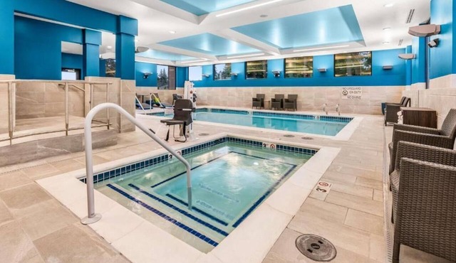 Enjoy Free Parking, Indoor Pool & Breakfast Near Portland Children's Museum!