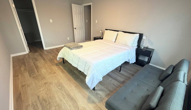 Enjoyable 1-bedroom apartment with independent entrance in Arlington