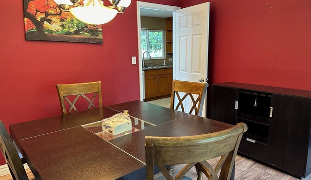 Enjoyable House with WiFi on Mercer Island
