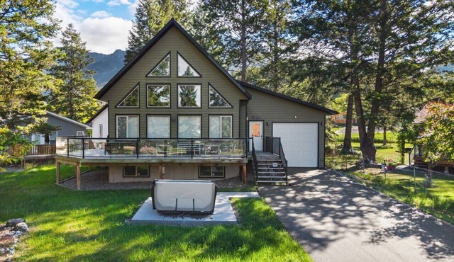 Evercrest A-Frame | Hot Tub | Pool Tbl | Fireplace