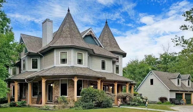 Evergreen Cottage | 58-Acre Farm Retreat w Pond