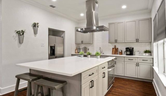 Experience Serenity in a 4br/3ba Downtown Home