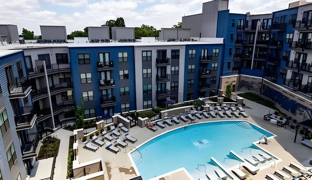 Explore Cincinnati’s Best from a Chic Condo
