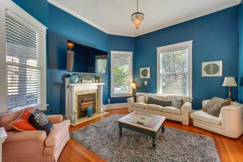 Explore Jackson! Historic Belhaven Home w/Porch