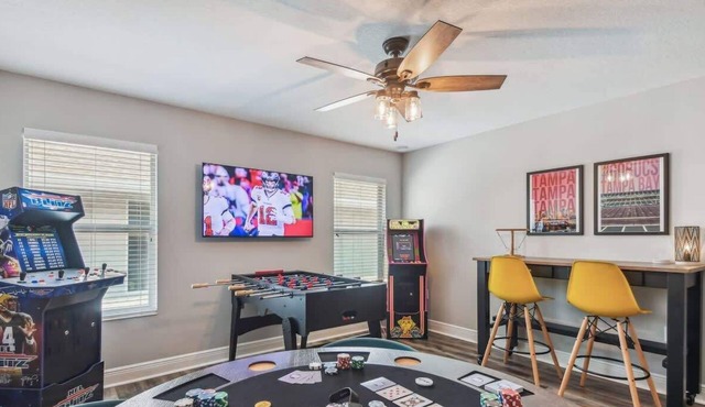 Fabulous Find - North Hyde Park w/Game room