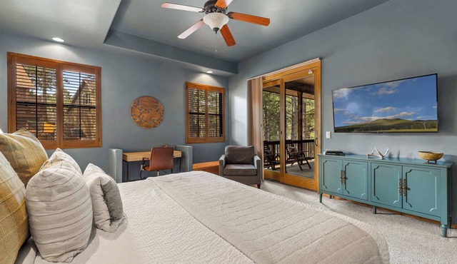 Fam-Friendly Cabin | AC | Hottub | Game room | Fun