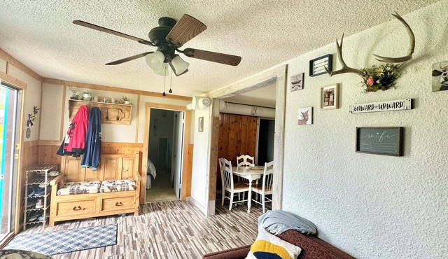 Family friendly cabin in the heart of Alberta beach