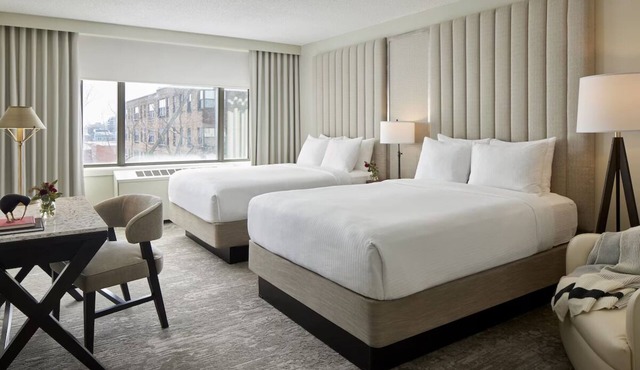 Family Friendly Suite w/Kitchen & Dining! 3 Units Near Landmarks & Museums!