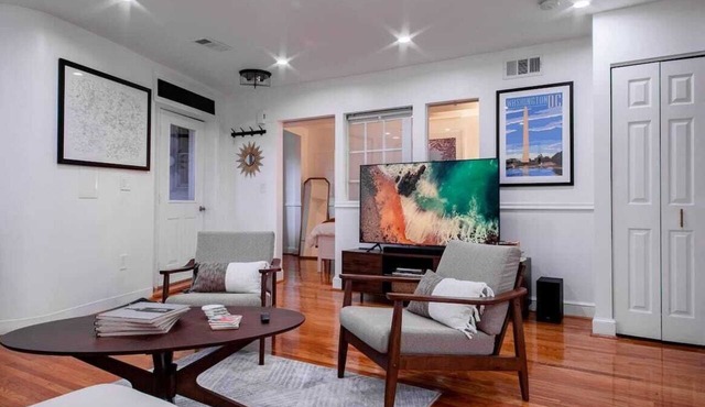 ⚜ Fancy 1-BR in Central Location ⚜