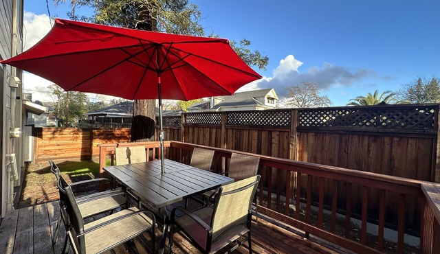 Farmhouse Retreat Downtown Saint Helena
