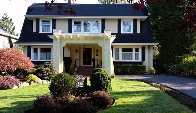 FIFA 2026 VANCOUVER,4BR Luxury Home,AC,Parking,Easy Skytrain to BC Place Stadium