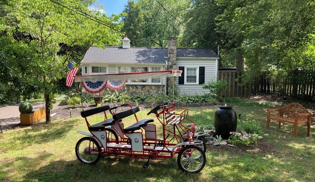 Firefly Cottage at the Cape, Hot Tub, Community beach, Boat Show, USNA games.