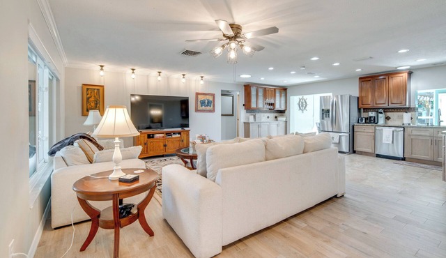 Fish, Paddle & Explore: Crystal River Gem w/Dock in Crystal River