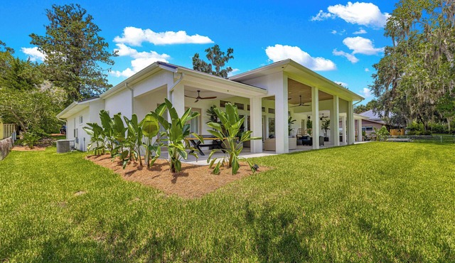 Float, Relax, Repeat - Brand New 6 BR, 4.5 BA Waterfront Home On Rainbow River in Dunnellon