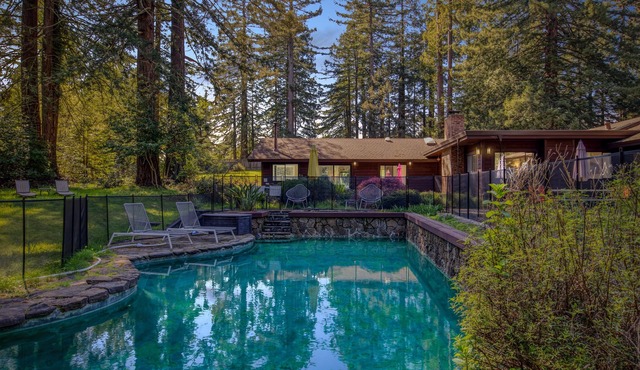Forest Ridge - Private Estate w/Hot Tub and Sauna