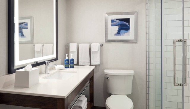 Four Points by Sheraton Point Edward Sarnia