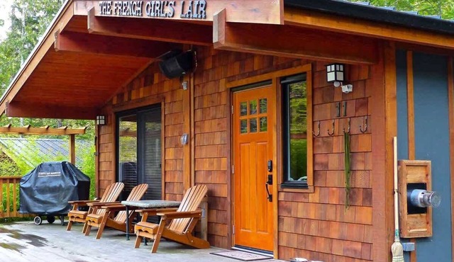 French Girl's Lair: The Original Renfrew Retreat