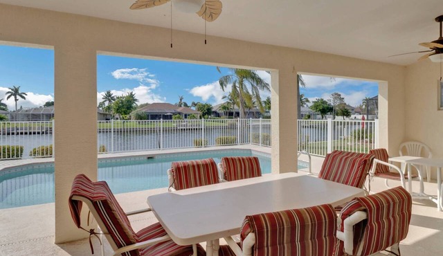 Fresh Water Canal View, Heated Pool, Free Bikes & Over $125 of Free Daily Activities!