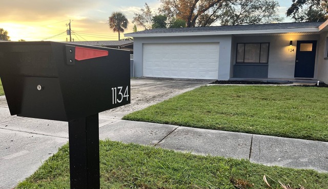 FULLY FURNISHED 3/2 MID-CENTURY ROCKLEDGE HOME!