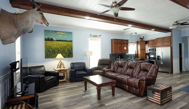 FULLY SELF-CONTAINED COUNTRY COTTAGE in Ormond Beach