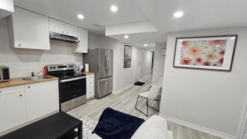 Garden Ave Home 1mins to HWY 403