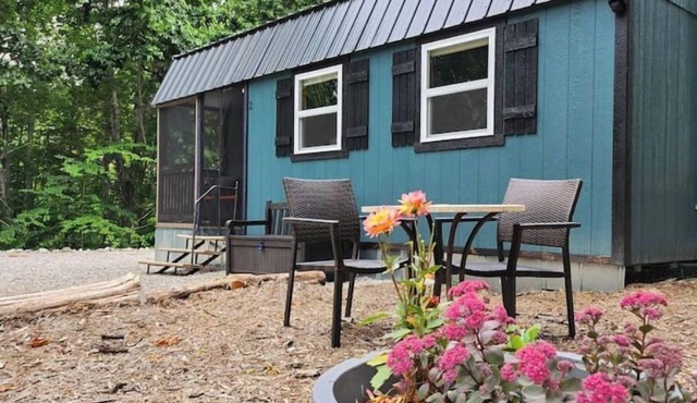 Glamping Tiny Home near Center Hill Lake in Silver Point