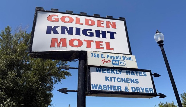 Golden Knight Motel