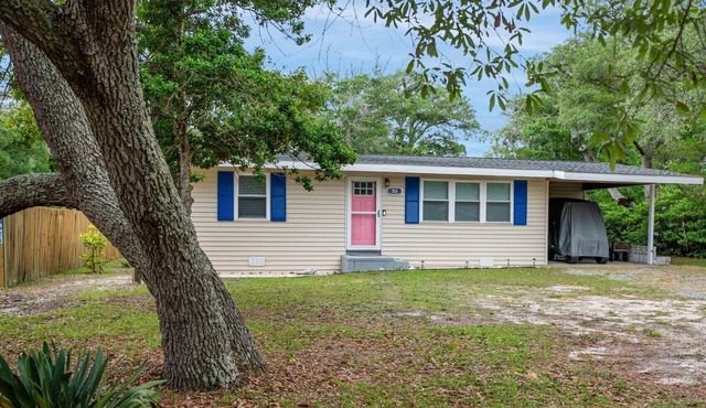 GOLF CART Incl Oak Island Cottage-Pet-friendly,Porch,Near beach,pier,restaurants