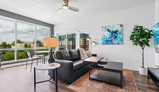 Gorgeous Central City 2BD/2BA