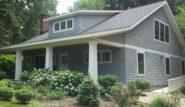 Gorgeous Cottage on private ravine just steps from Lake Michigan
