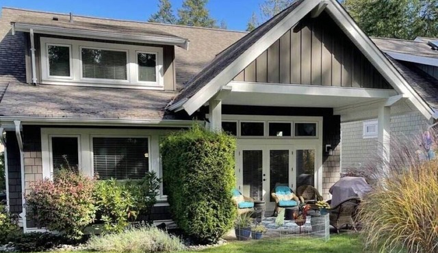 Gorgeous family friendly Qualicum Landing Vacation home