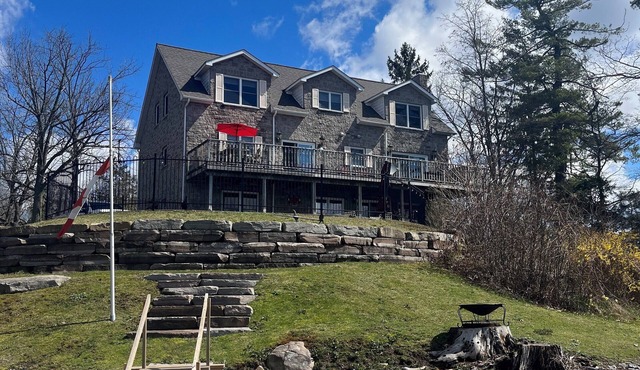 Graystone House-Now Renting For Summer 2026!