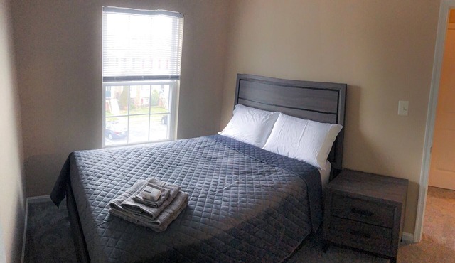 Great BEDROOM in a townhouse in the heart of Hanover.