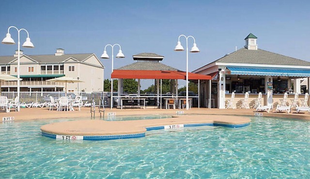 Great Location for a getaway in MB! Spacious and Super clean private villa