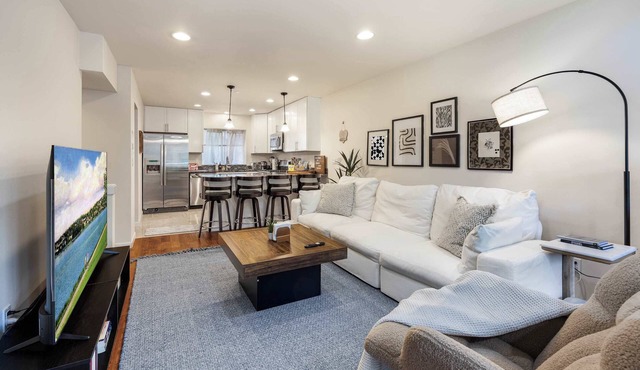 Green Lake 3BR Retreat, Rare Large Garage