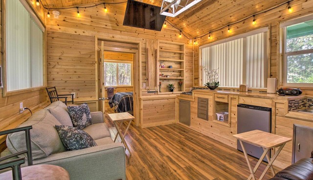 Grill, Fire Pit: Pet-friendly Lakeside Cottage!