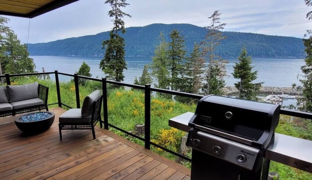 Halibut Hideaway - New Oceanfront cottage