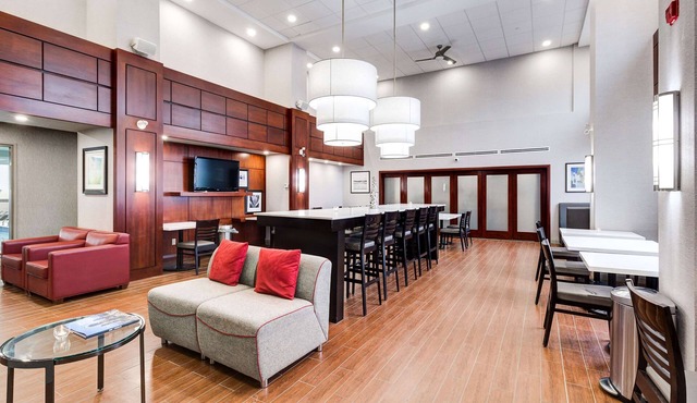 Hampton Inn & Suites by Hilton Brantford Conference Centre