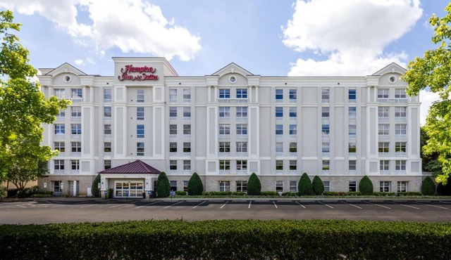 Hampton Inn & Suites Raleigh Cary Lenovo Center