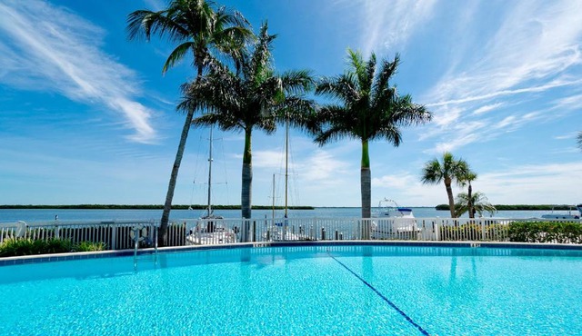 Harbor Villa Club 206
