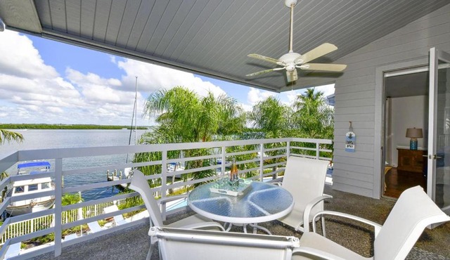 Harbor Villa Club 305
