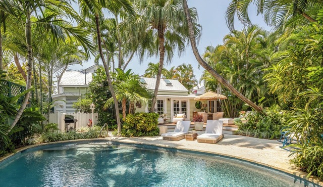 Havana Lane: An updated classic conch cottage with still a rustic edge!